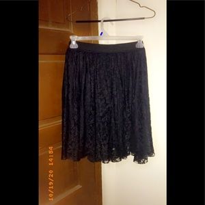 ALL BLACK LANE BRYANT SHORT LACE SKIRT